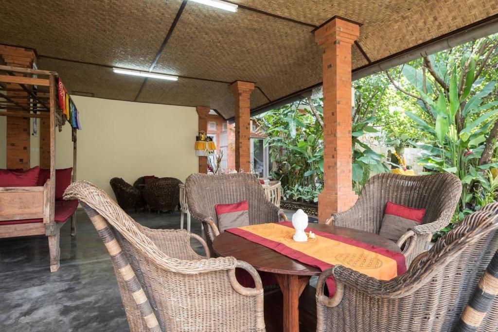 Posezení v ubytování Alam Pracetha Bali Ubud