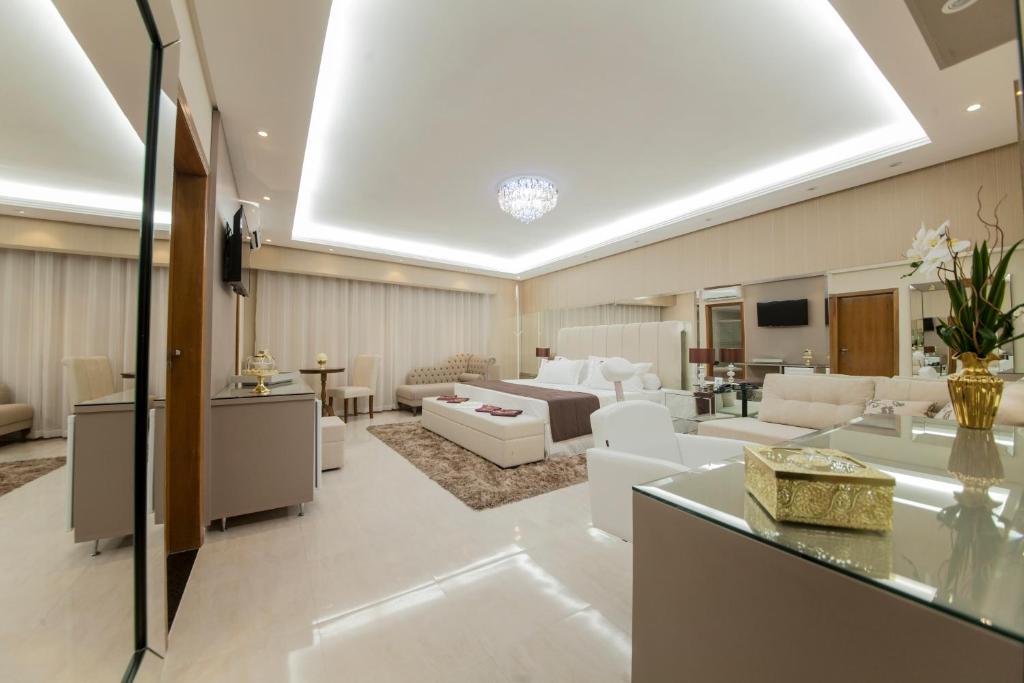  Nippon Palace Hotel