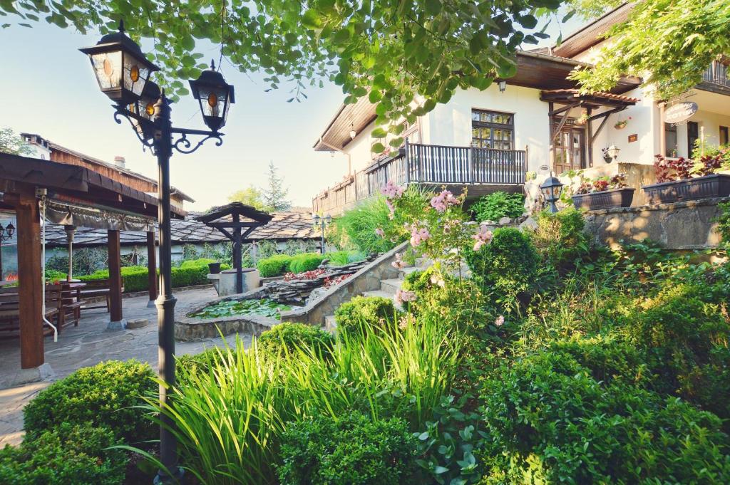 Fotografie z fotogalerie ubytování Family hotel Fenerite v destinaci Kmetovtsi