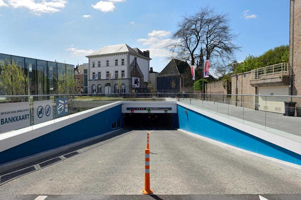 Bazén v ubytování Square Hotel nebo v jeho okolí