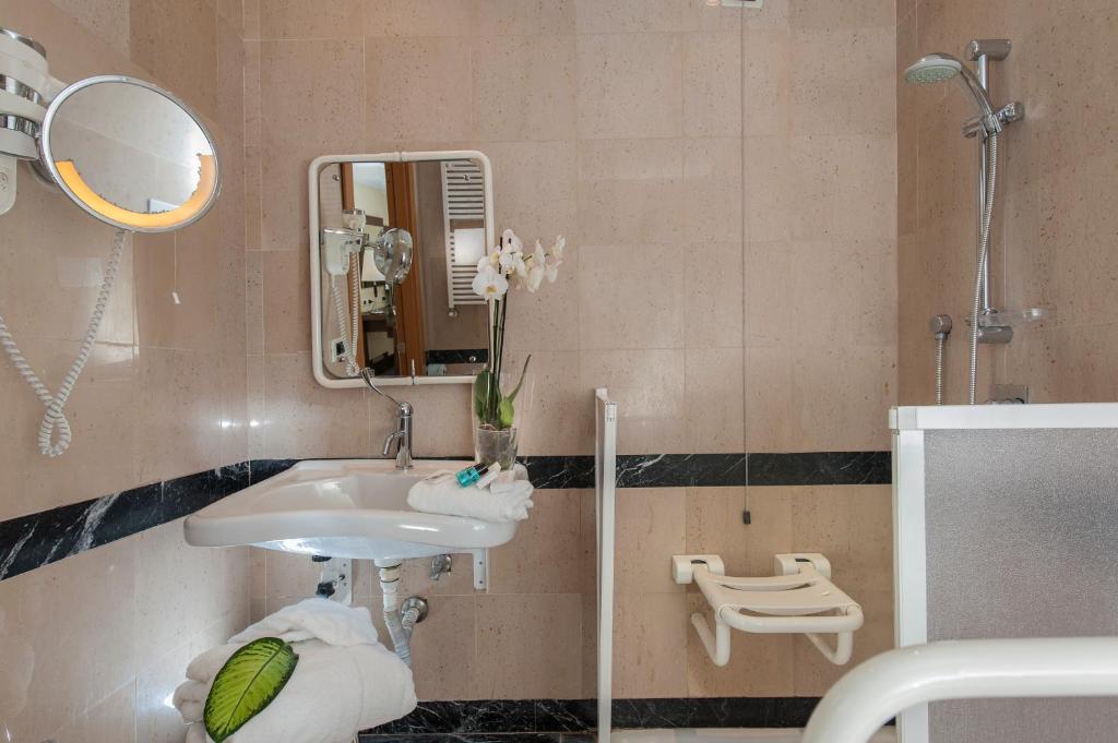 Cardinal Hotel St. Peter - Resim 40