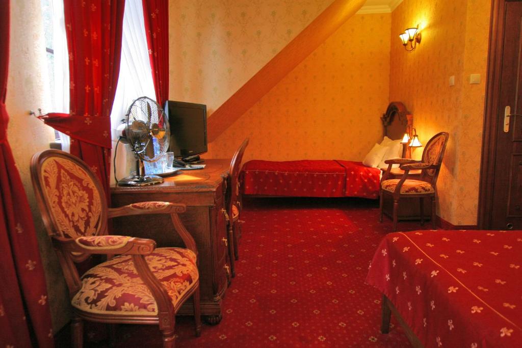 Hotel Sarmata Zespół Dworski - 12