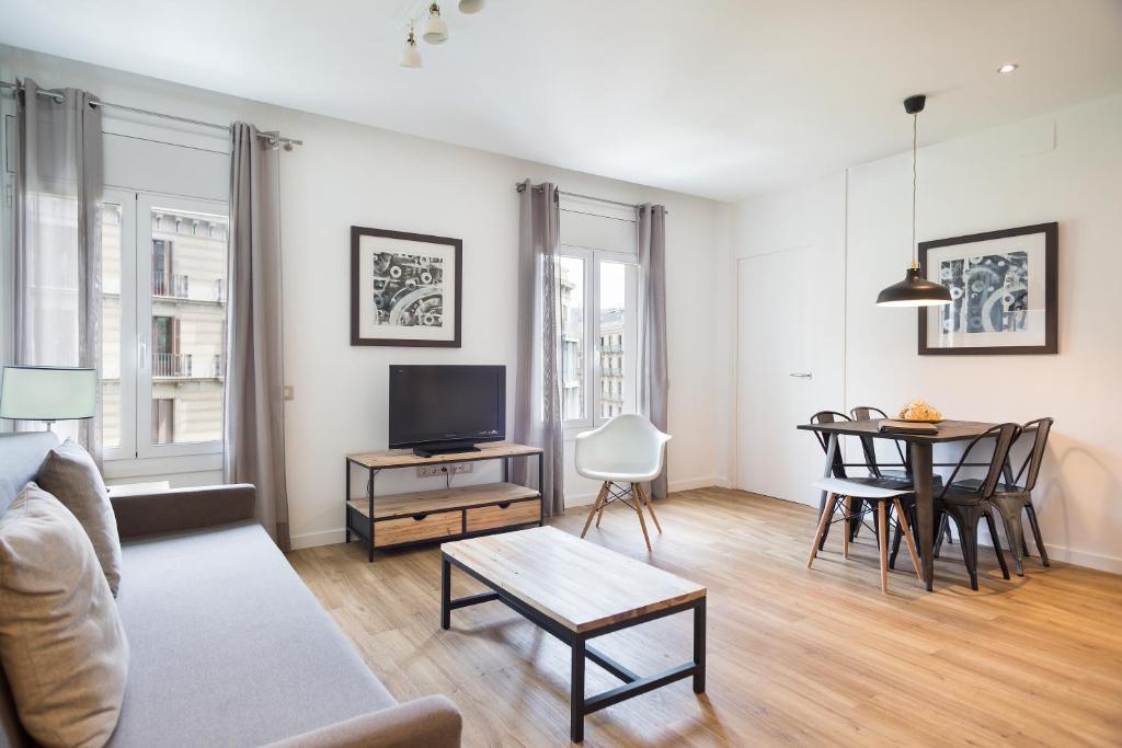 Amister Apartments - 1