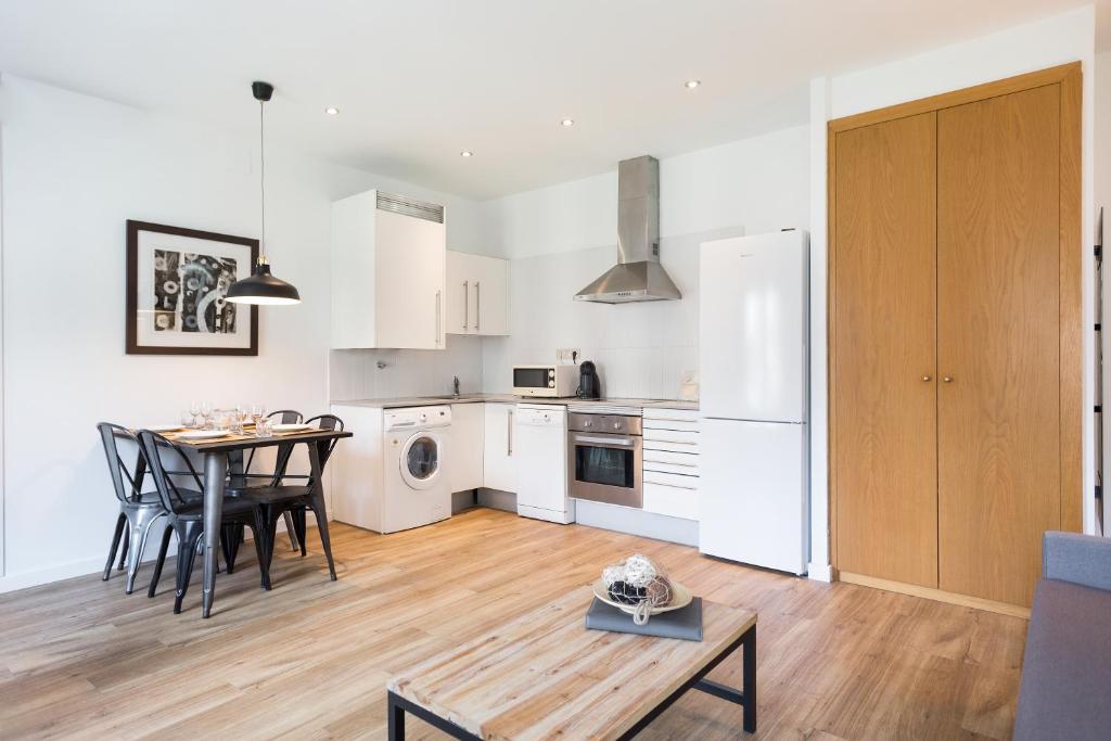 Amister Apartments - 7