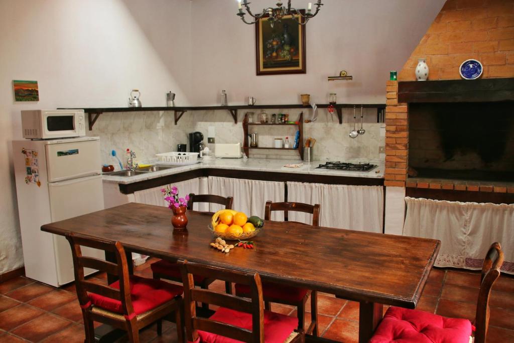 Kuchyň nebo kuchyňský kout v ubytování Casa Rural los Ajaches
