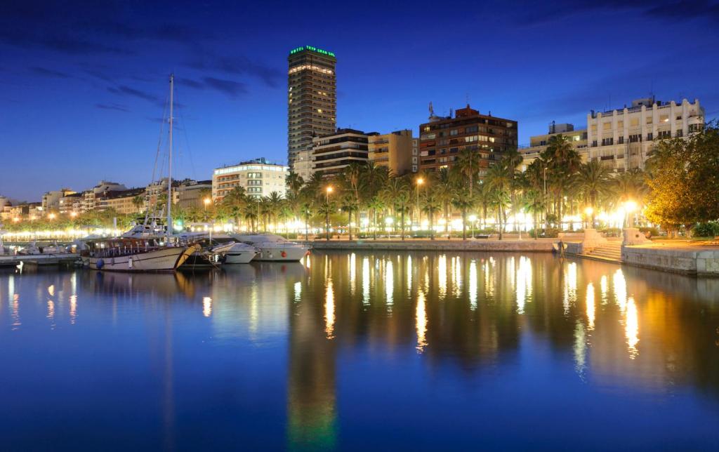 Hotel Alicante Gran Sol, affiliated by Meliá, Alicante ...