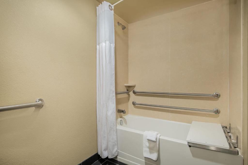 Wyndham Garden Texarkana - King Room - No Fumadores