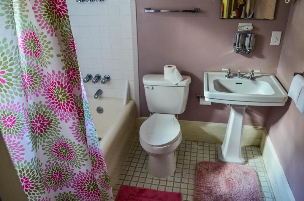 Greenwood Bed & Breakfast - Deluxe King Room