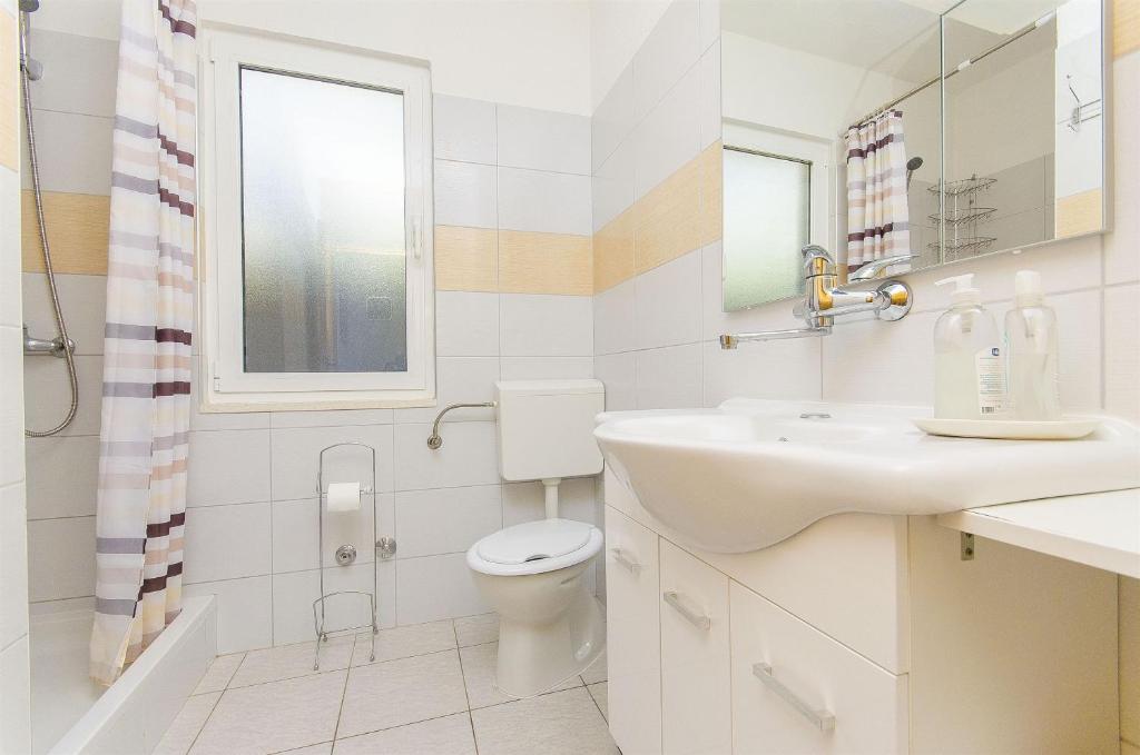 Koupelna v ubytování Apartment Antonio
