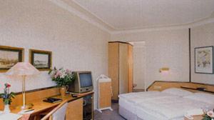 Postel nebo postele na pokoji v ubytování Hotel Senator Hamburg