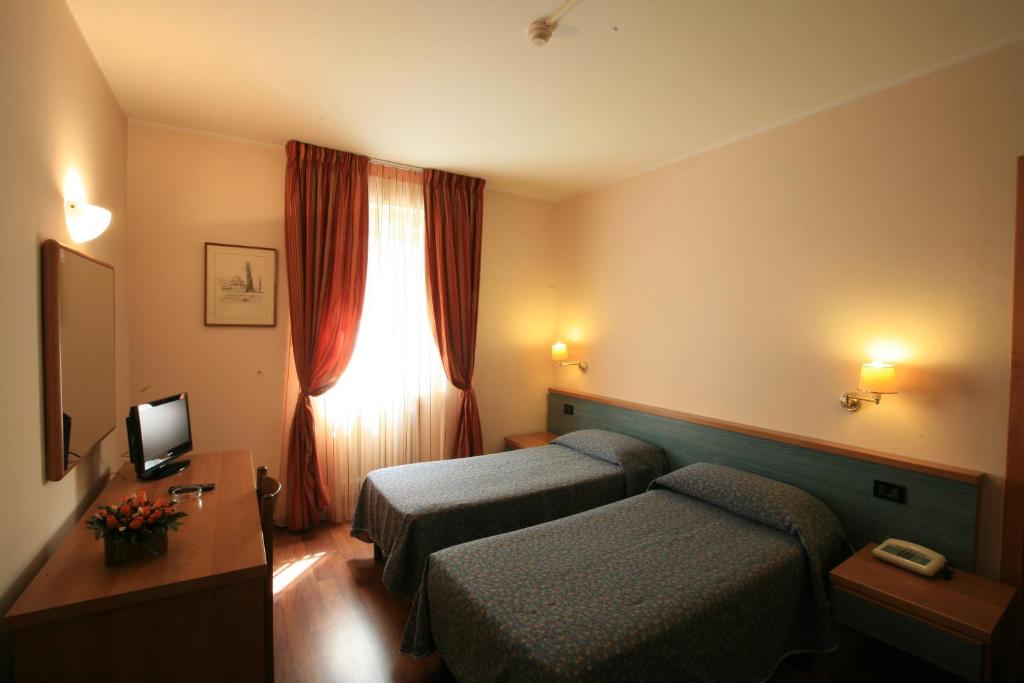 Hotel Roma - 9