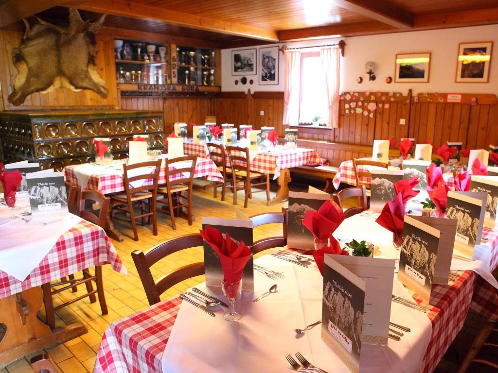 Restaurace v ubytování PLANINSKA KOČA NA GOZDU
