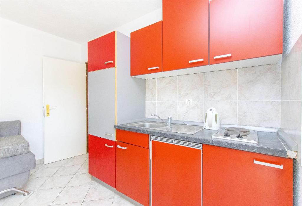 Kuchyňa alebo kuchynka v ubytovaní Apartments Kata