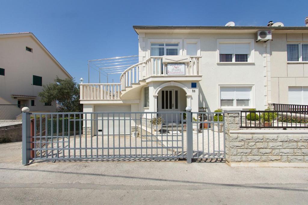 Apartments Mare