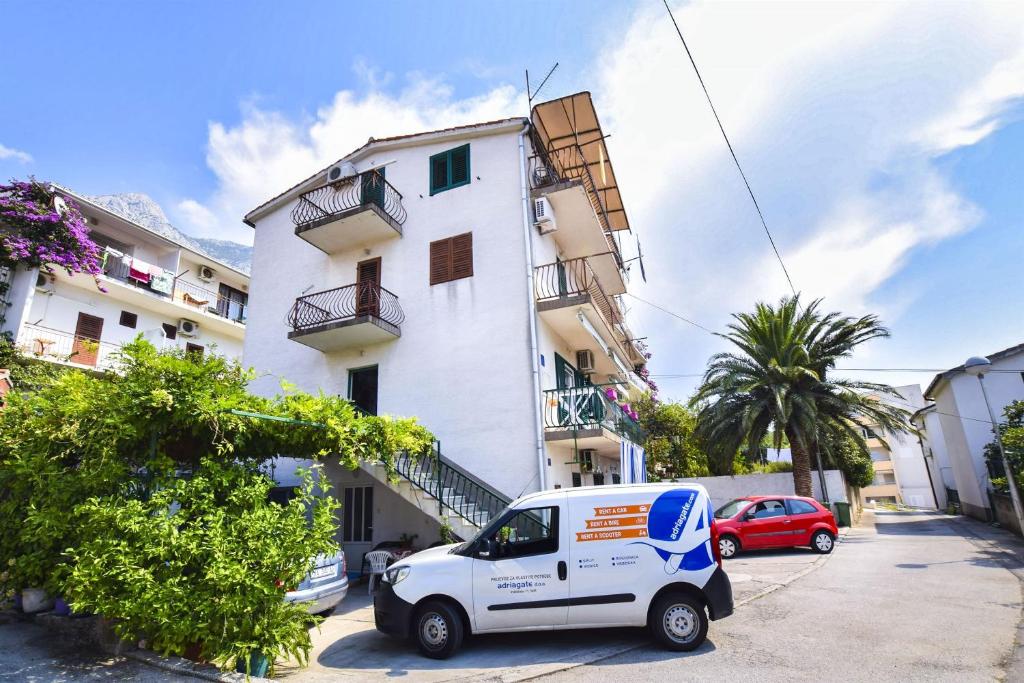 Budova, v ktorej sa apartmán nachádza