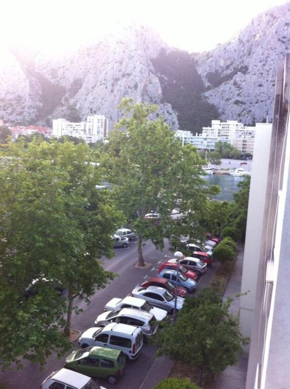Výhľad na hory alebo výhľad na hory priamo z apartmánu