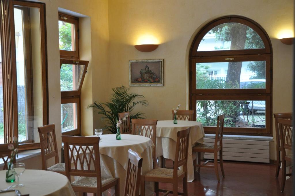 Część wypoczynkowa w obiekcie Hotel Bellonda