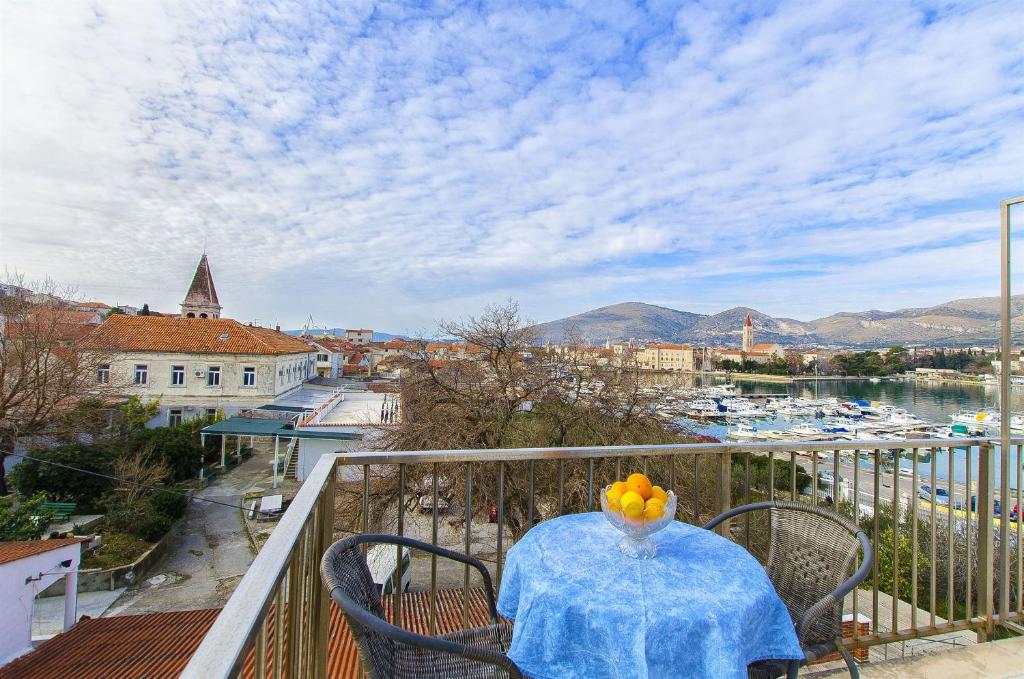 Nespecifikovaný výhled na hory nebo výhled na hory při pohledu z apartmánu