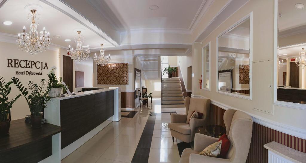 Vstupní hala nebo recepce v ubytování Hotel Dąbrowski