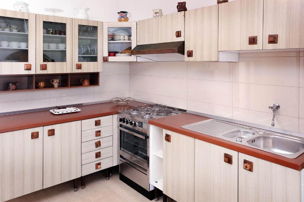 Kuchyňa alebo kuchynka v ubytovaní Apartments Patricia