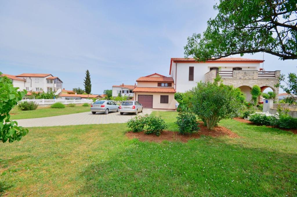Ogród w obiekcie Apartments Bogetic