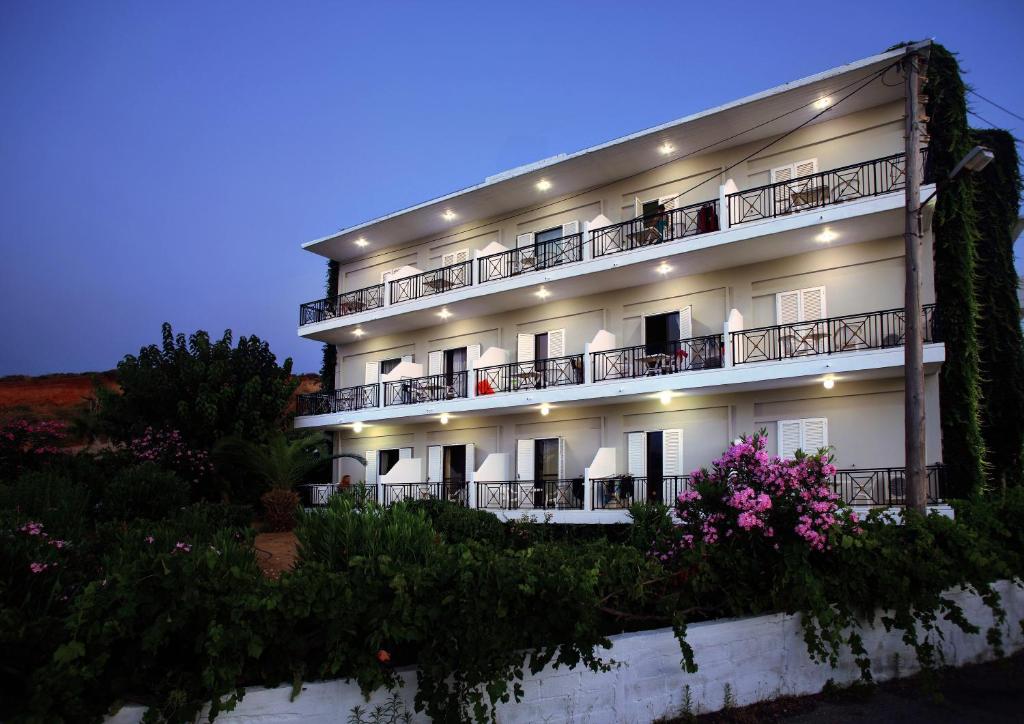 Sea View Hotel & Apartments - 4