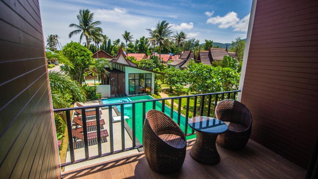 Nitchanan Villa - Habitación Doble De Lujo Con Vista De Piscina