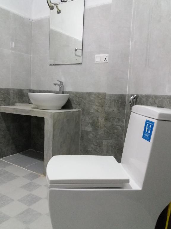 Peacock Wings Guest - 18