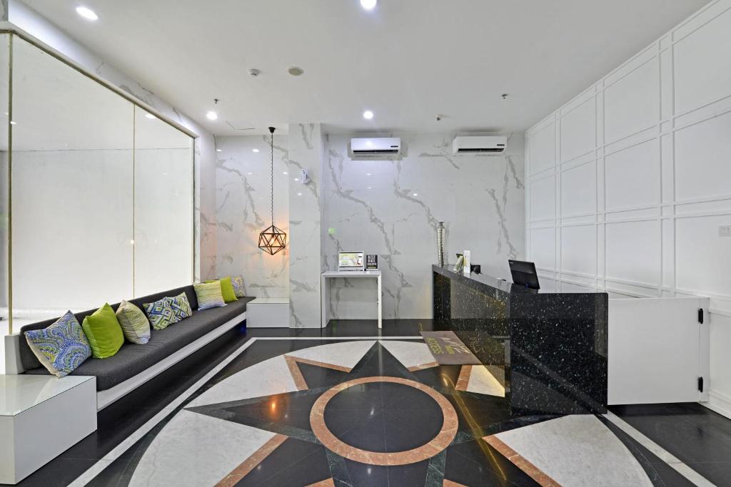 Kuchyň nebo kuchyňský kout v ubytování Whiz Hotel Falatehan Jakarta