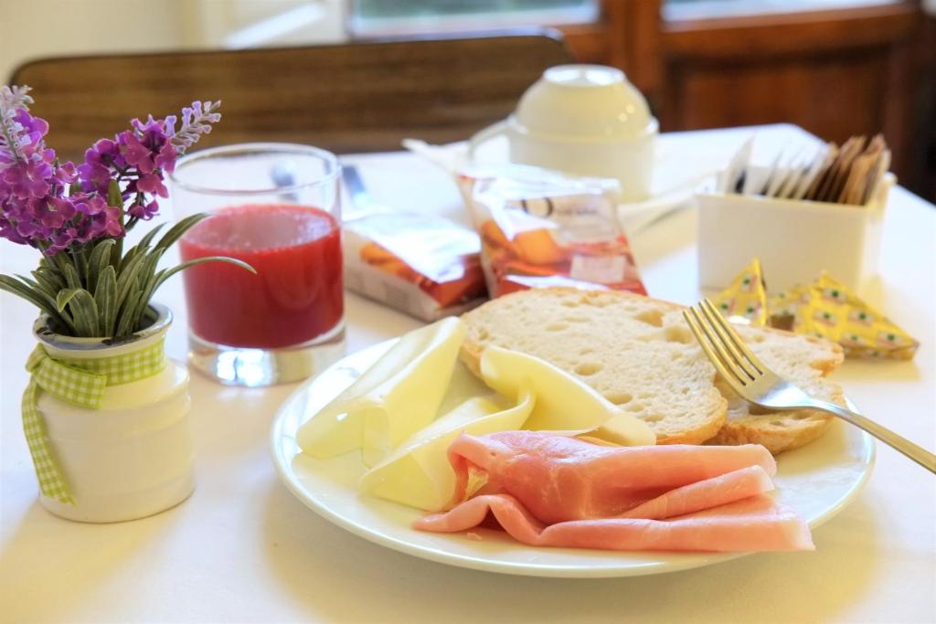 Casa Santo Nome di Gesu