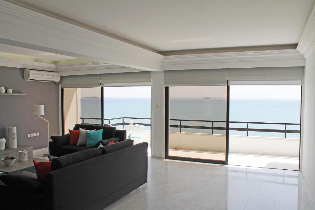 Lazuli Beachfront Penthouse 504, Larnaca – opdaterede priser for 2022