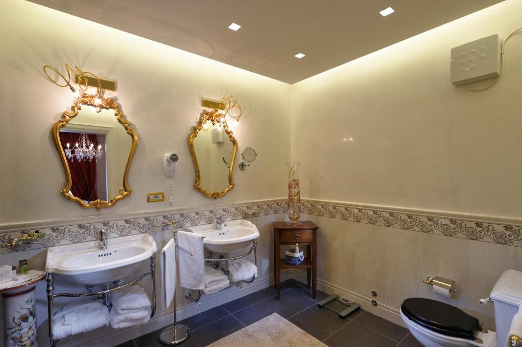 Ванная комната в Hotel Ca' D'Oro Tre Stelle Superior Adults only