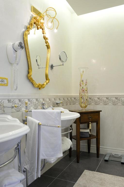 Ванная комната в Hotel Ca' D'Oro Tre Stelle Superior Adults only