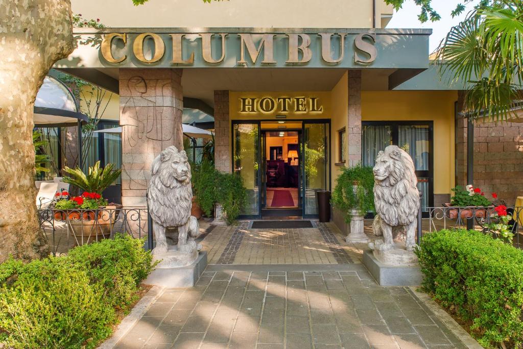 Exteriér nebo vchod ubytování Hotel Columbus sul Lago