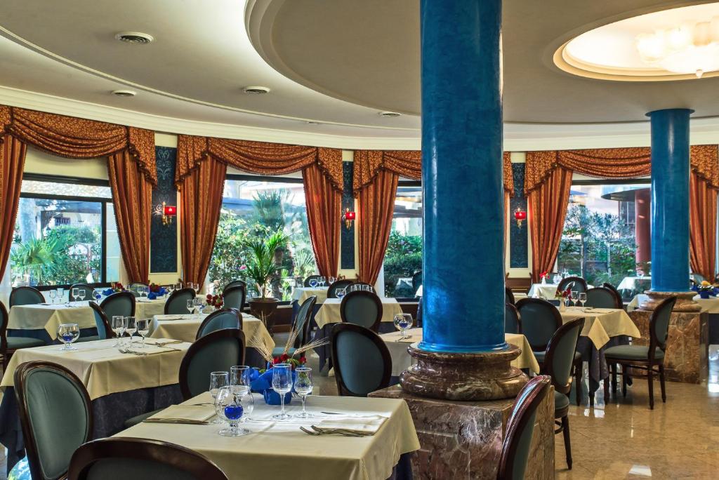 Restaurace v ubytování Hotel Columbus sul Lago
