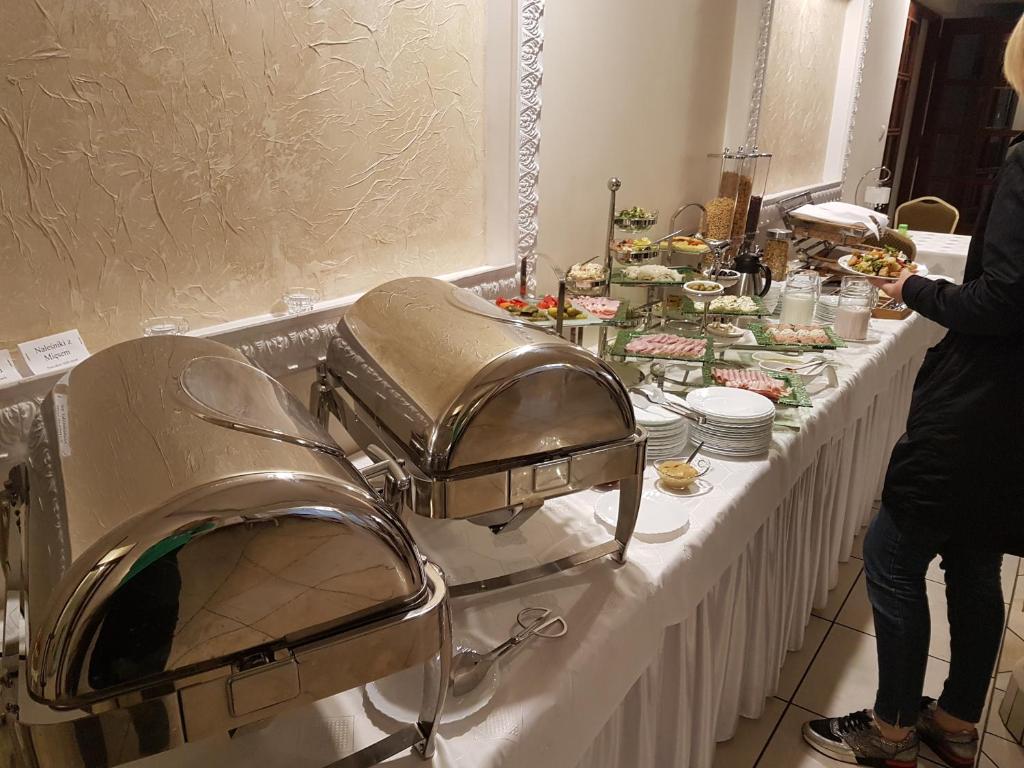 Jedlo v apartmánovom hoteli alebo blízkom okolí