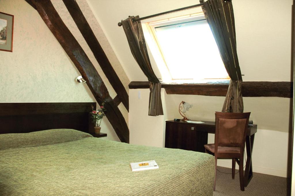 Logis Des Trois Maures - Single Room