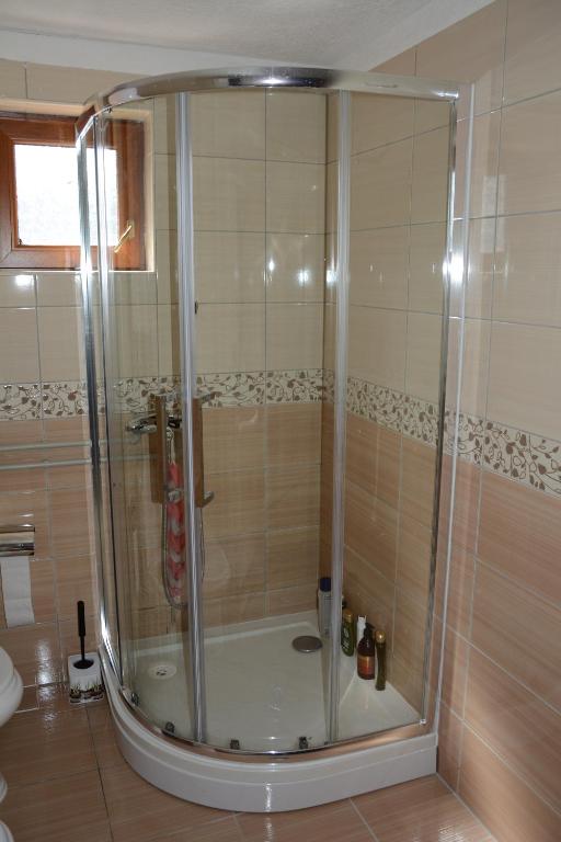 Koupelna v ubytování Peraj Guesthouse