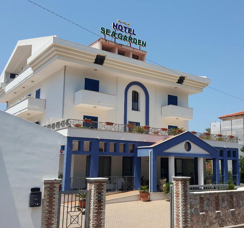 Budova, v ktorej sa hotel nachádza
