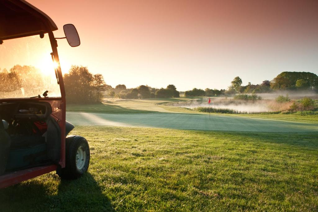 Golf v hotelu nebo okolí