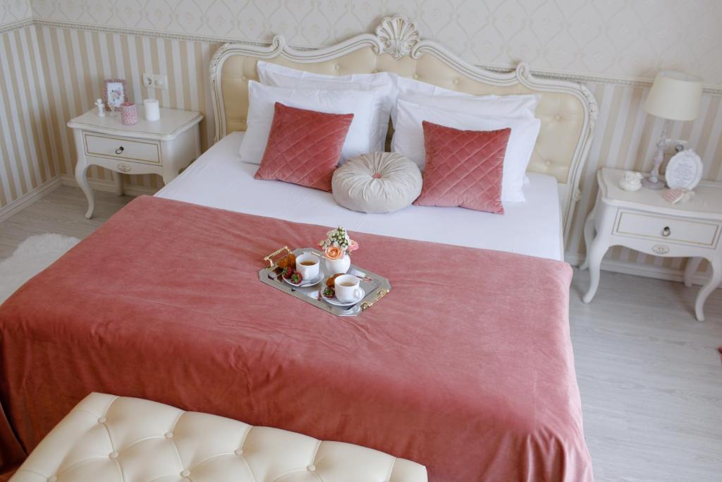 Royal Suite Apartment with Jacuzzi - Apartamento Con Vista Al Jardín