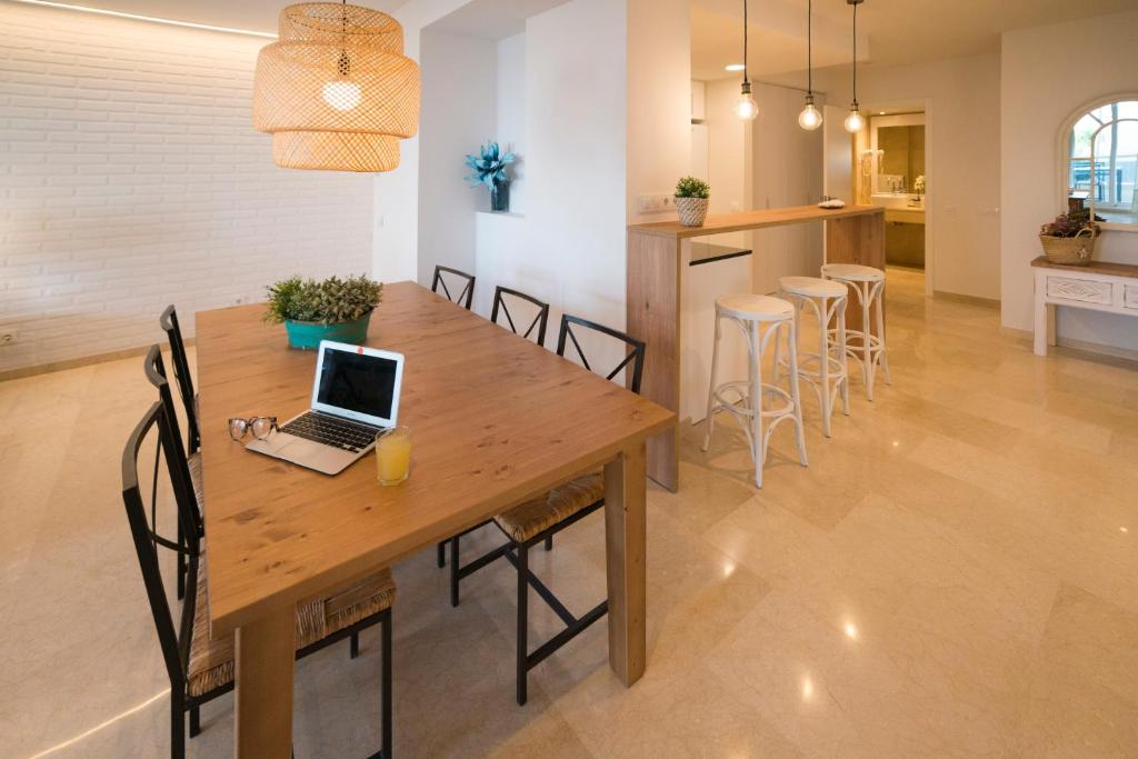 Mediterraneo Sitges - Three-Bedroom Apartment