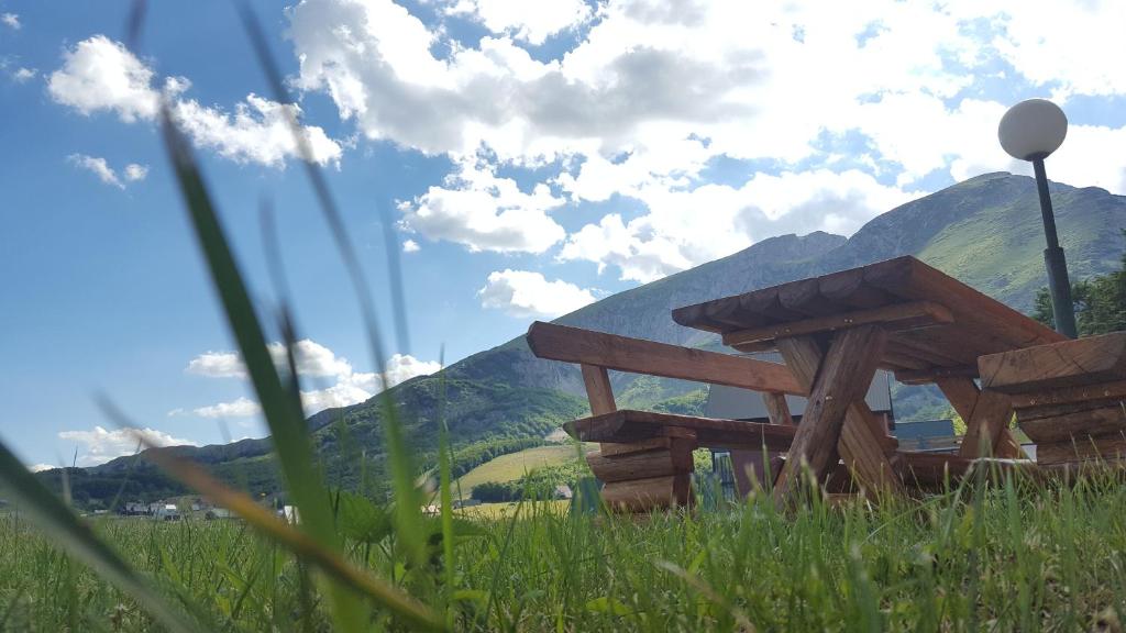 A general mountain view or a mountain view taken from a vendégházakat