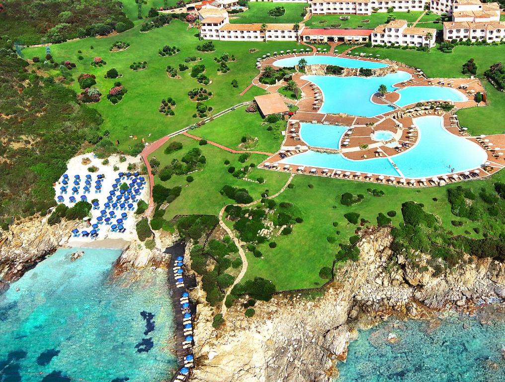 Bazén v ubytování COLONNA RESORT, a Colonna Luxury Beach Hotel, Porto Cervo nebo v jeho okolí