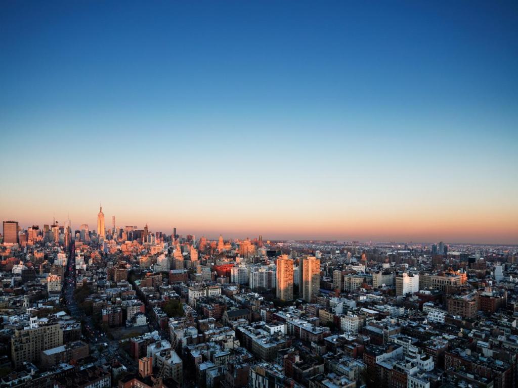 Uma visão geral de Nova York ou uma vista da cidade tirada do hotel