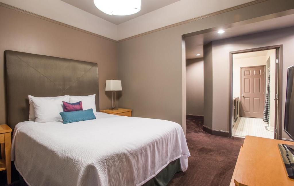 Magnolia Hotel Downtown Dallas - Suite Reine