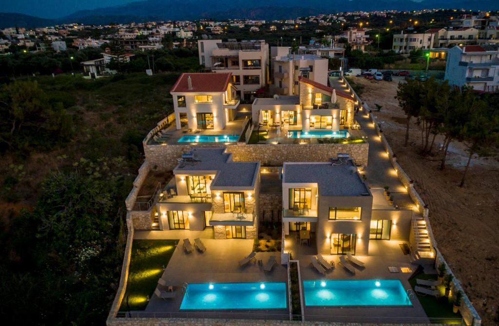 The swimming pool at or close to Eland Dream Villas