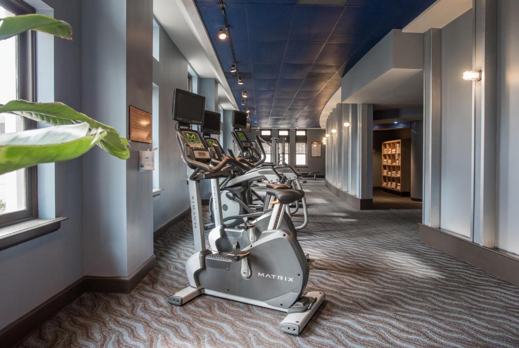Fitness centrum a/nebo fitness zařízení v ubytování Magnolia Hotel Downtown Dallas