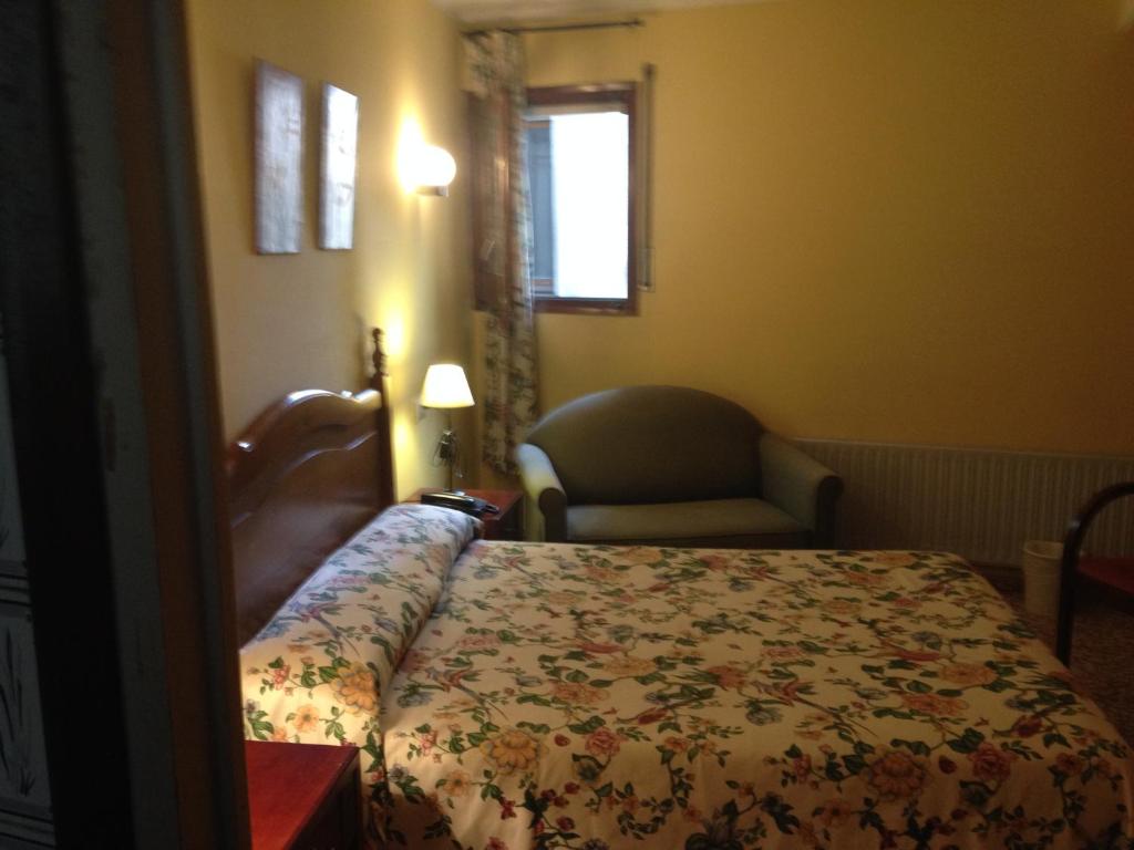 Cama o camas de una habitación en Hotel Les Fonts - Adults Only