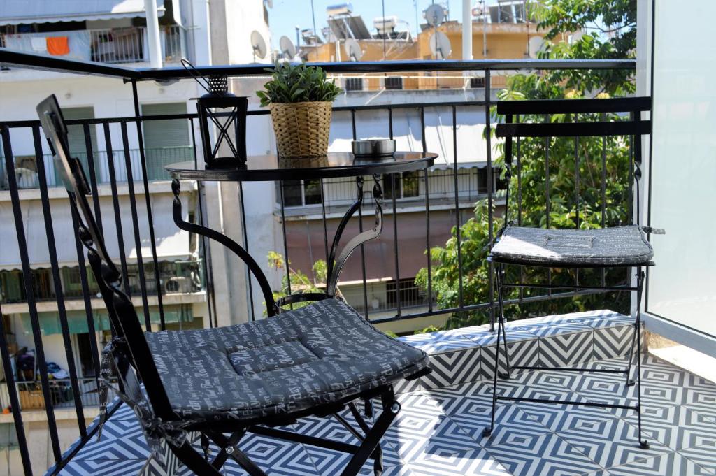 Balkón nebo terasa v ubytování Athens Nest